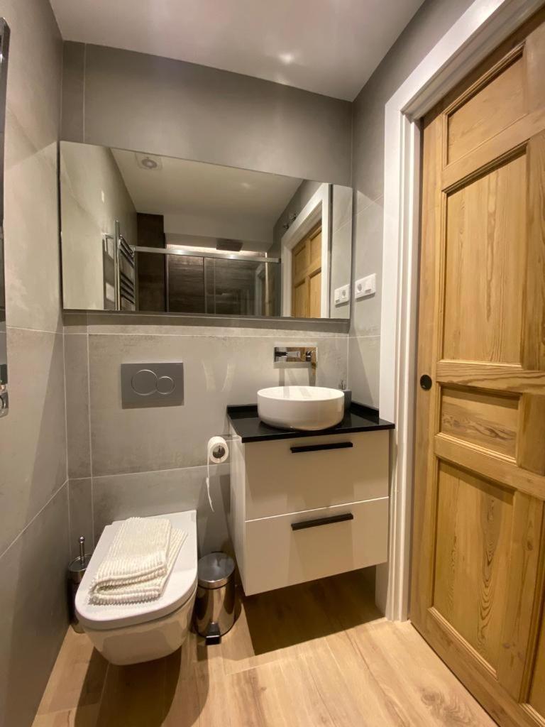 Apartamento Deluxe Casco Viejo Билбао Екстериор снимка